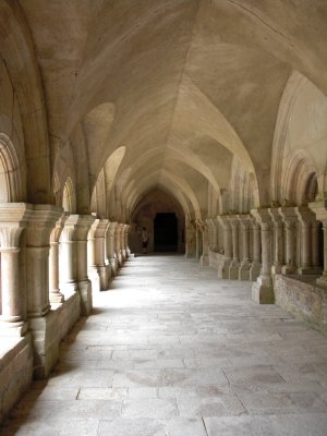 Fontenay cloister